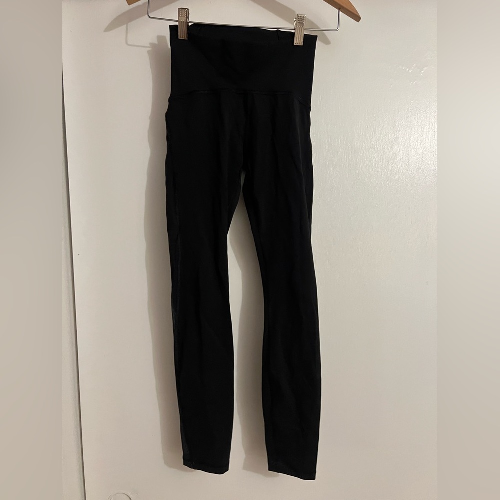 Lululemon women’s running leggings with mesh cutout on legs size 2